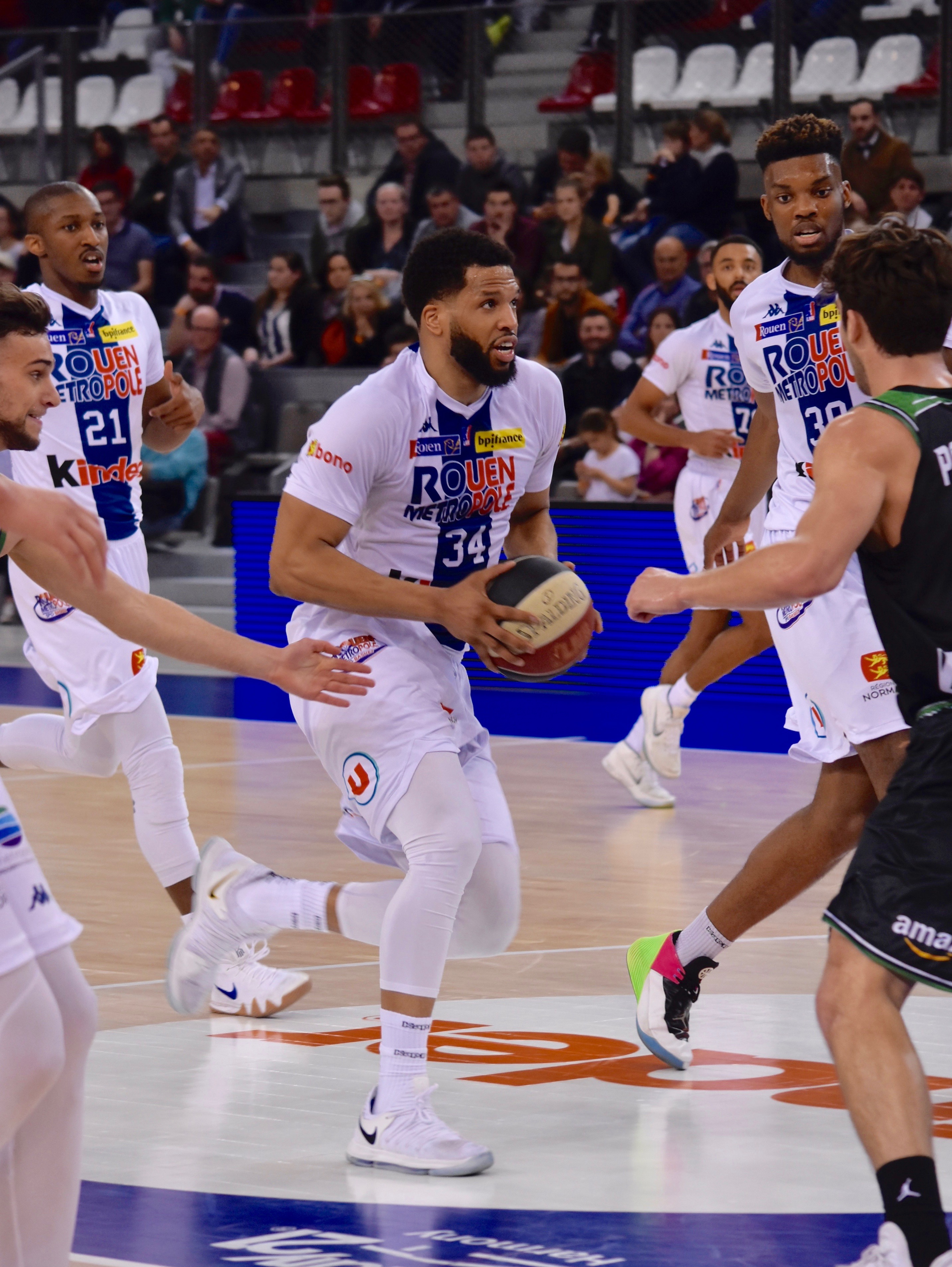 https://www.rouenmetrobasket.com/wp-content/uploads/2019/05/J30-Rouen-vs-Blois-3-mai-2019--®Mae¦üva-Parmentier141.jpg