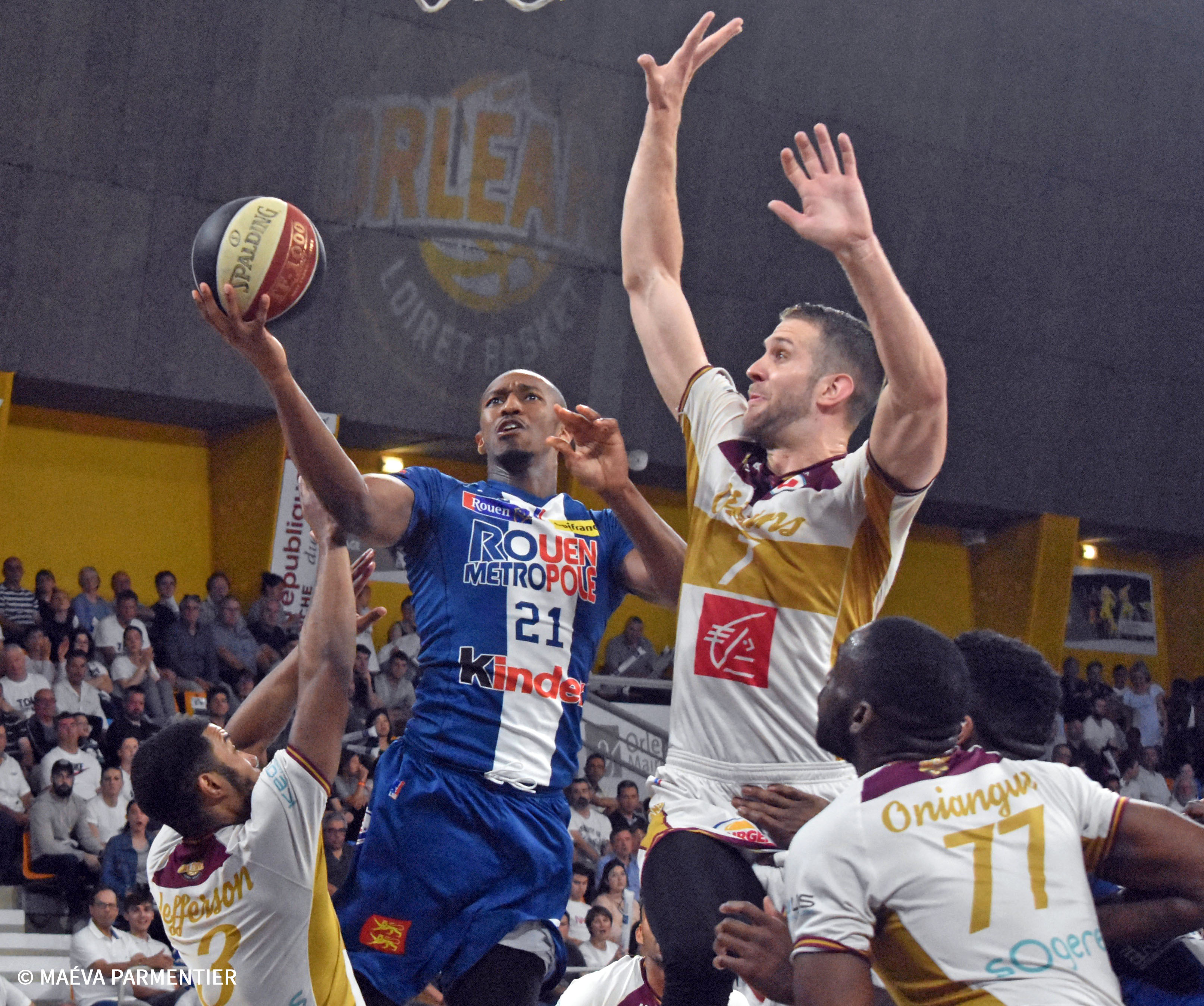 https://www.rouenmetrobasket.com/wp-content/uploads/2019/06/Playoffs-finale-Orleans-contre-Rouen-16-Juin-2019--®Mae¦üva-Parmentier-54.jpg