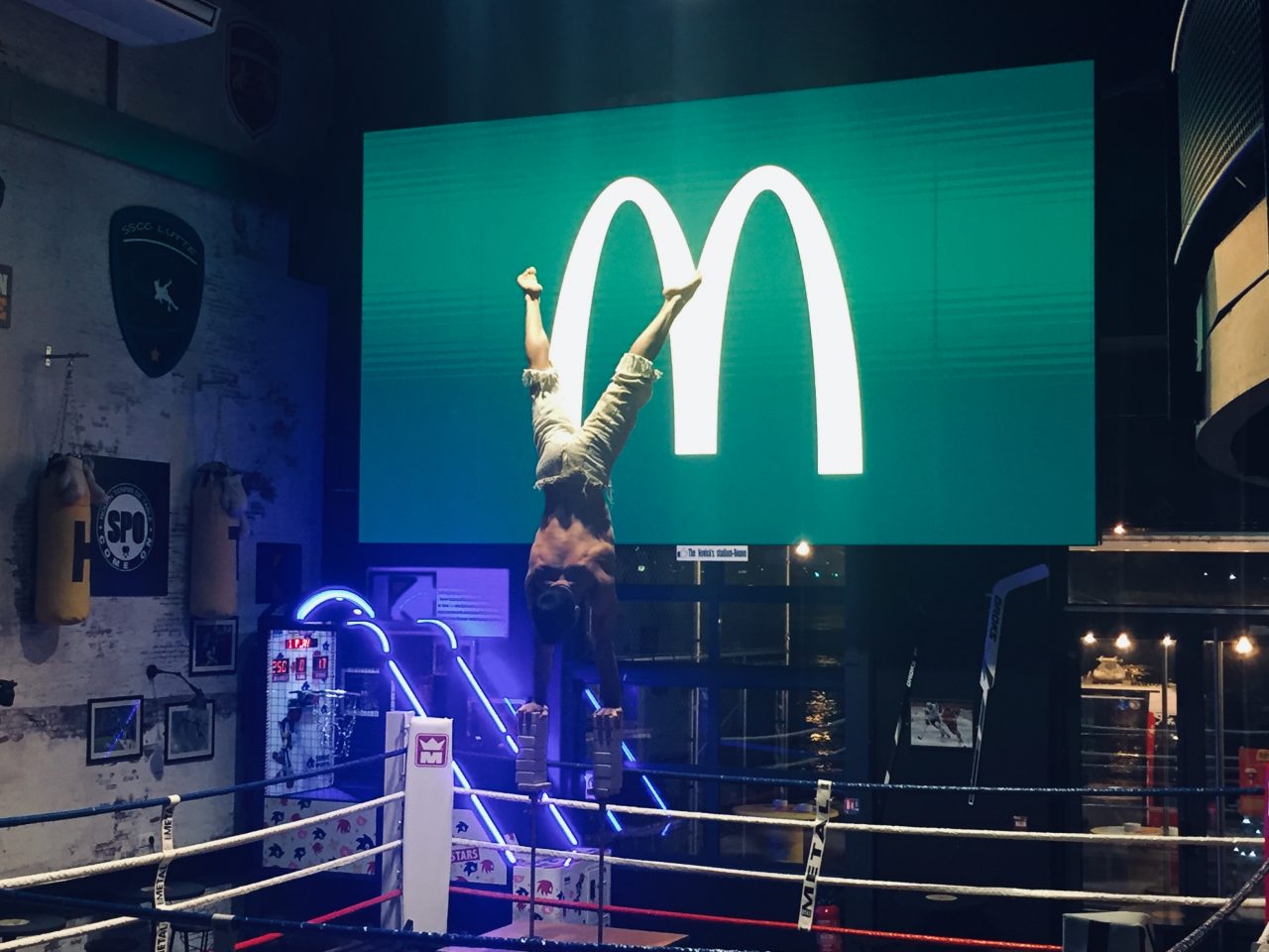 https://www.rouenmetrobasket.com/wp-content/uploads/2019/12/anniversaire-20-ans-McDonalds-5-1280x960.jpg